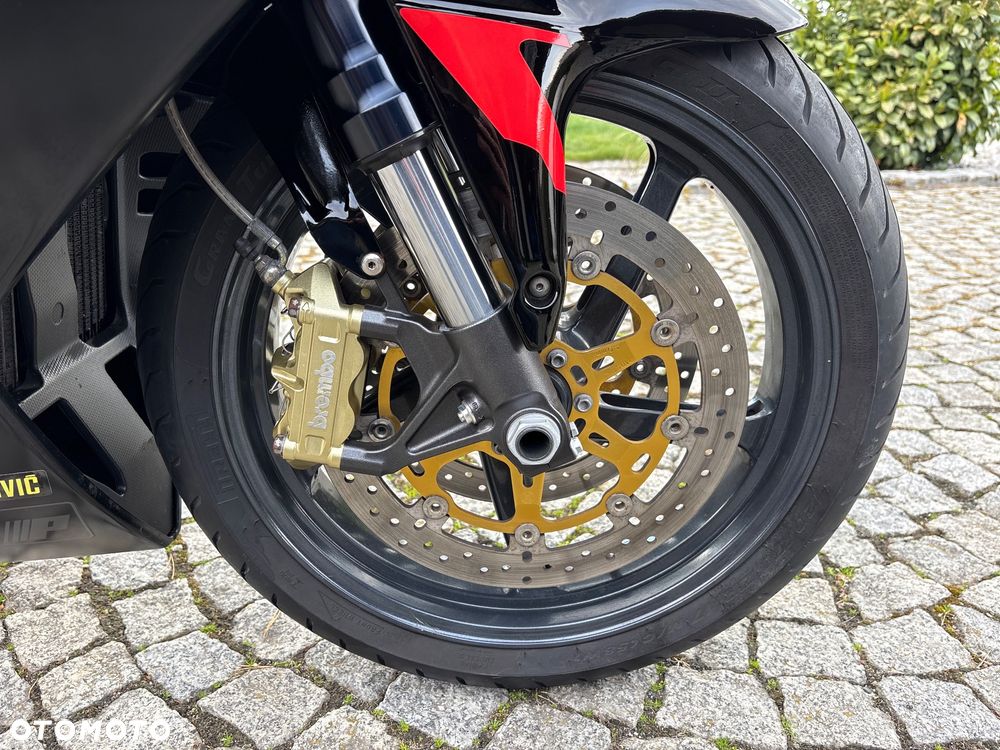 Aprilia RSV - 24