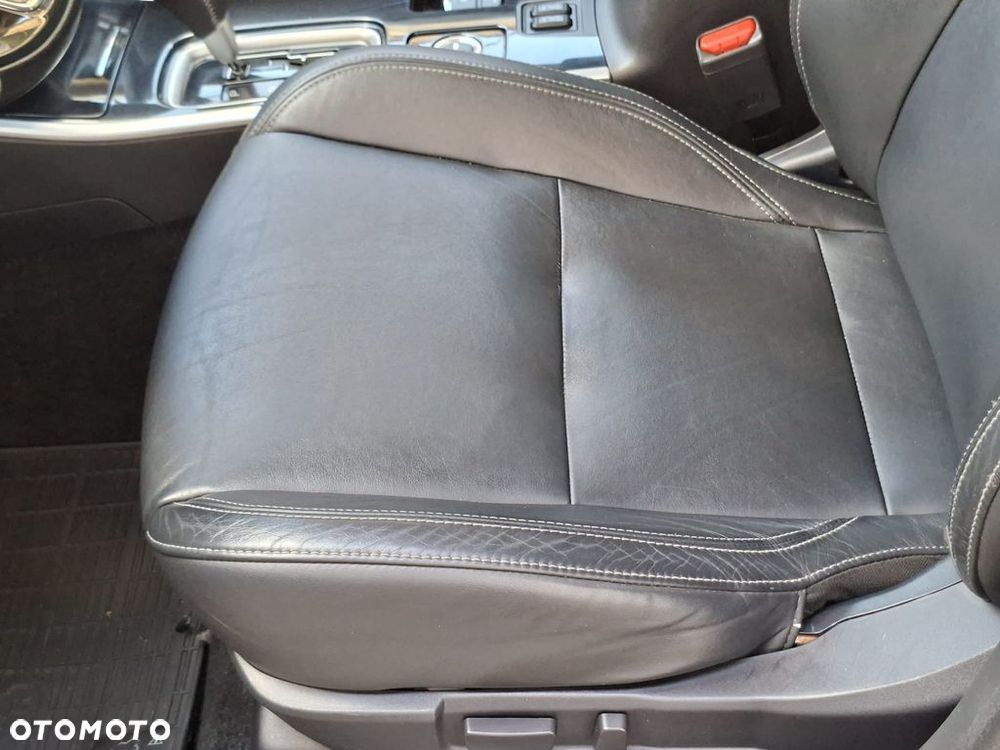 Mitsubishi Outlander 2.0 Instyle + 4WD CVT - 30