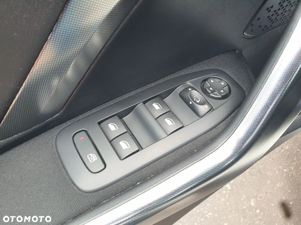 Peugeot 2008 PureTech 110 Stop&Start Allure - 22