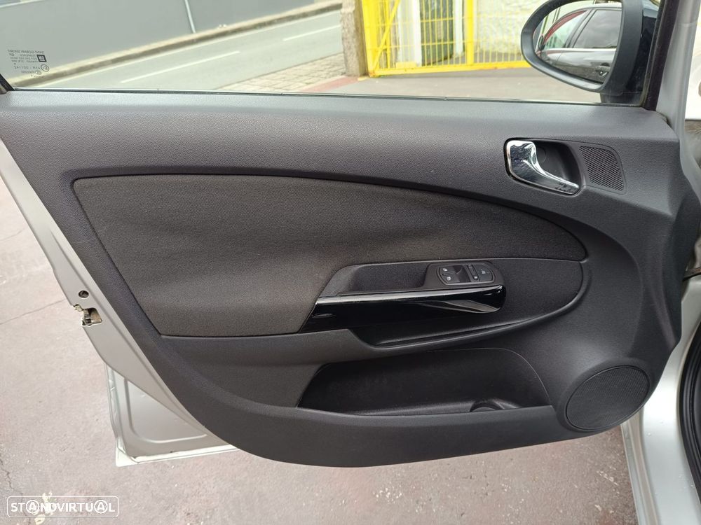 Opel Corsa 1.2 City FlexFuel - 8