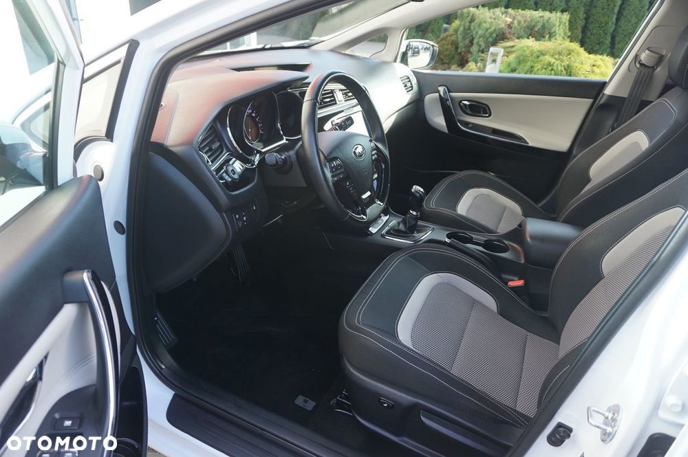 Kia Ceed 1.6 GDI Dream Team Edition - 18