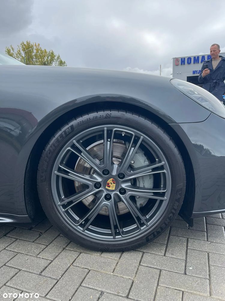 Porsche Panamera 4S Sport Turismo - 16