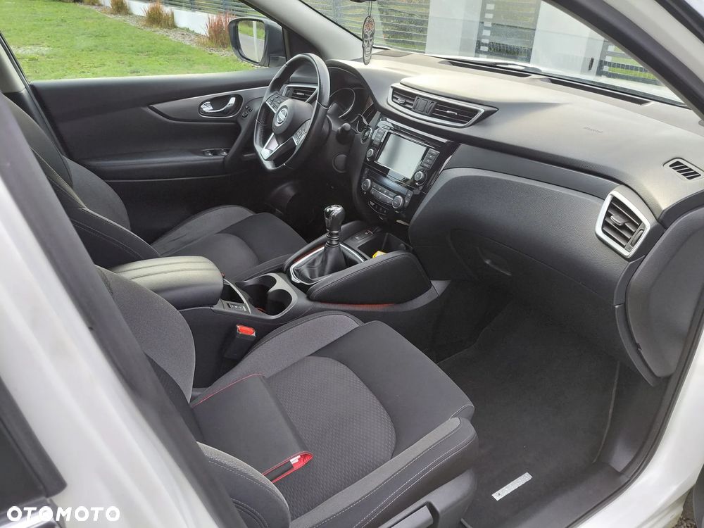 Nissan Qashqai 1.3 DIG-T SHIRO - 8