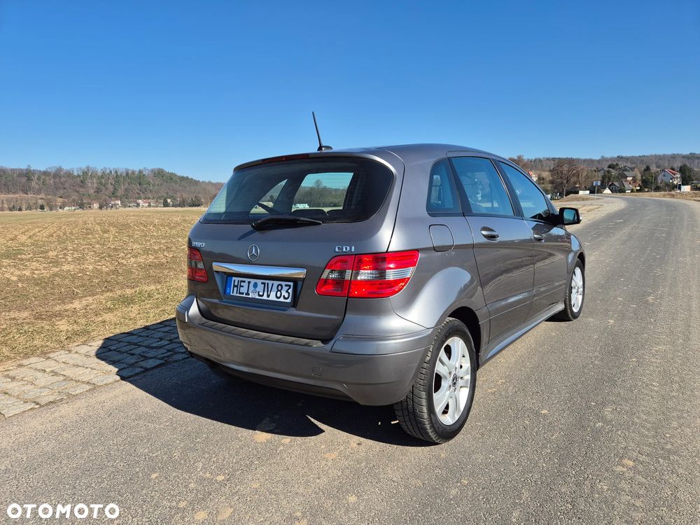 Mercedes-Benz Klasa B 180 CDI Autotronic Special Edition - 11