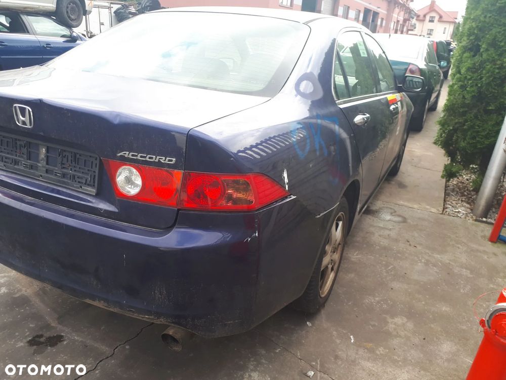 HONDA ACCORD 03-05 2.0 K20A6 ZDERZAK TYŁ TYLNY B502P - 7