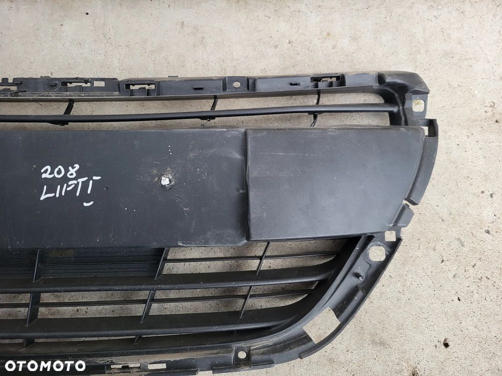 Atrapa grill zderzaka przedniego Peugeot 208 Lift - 6