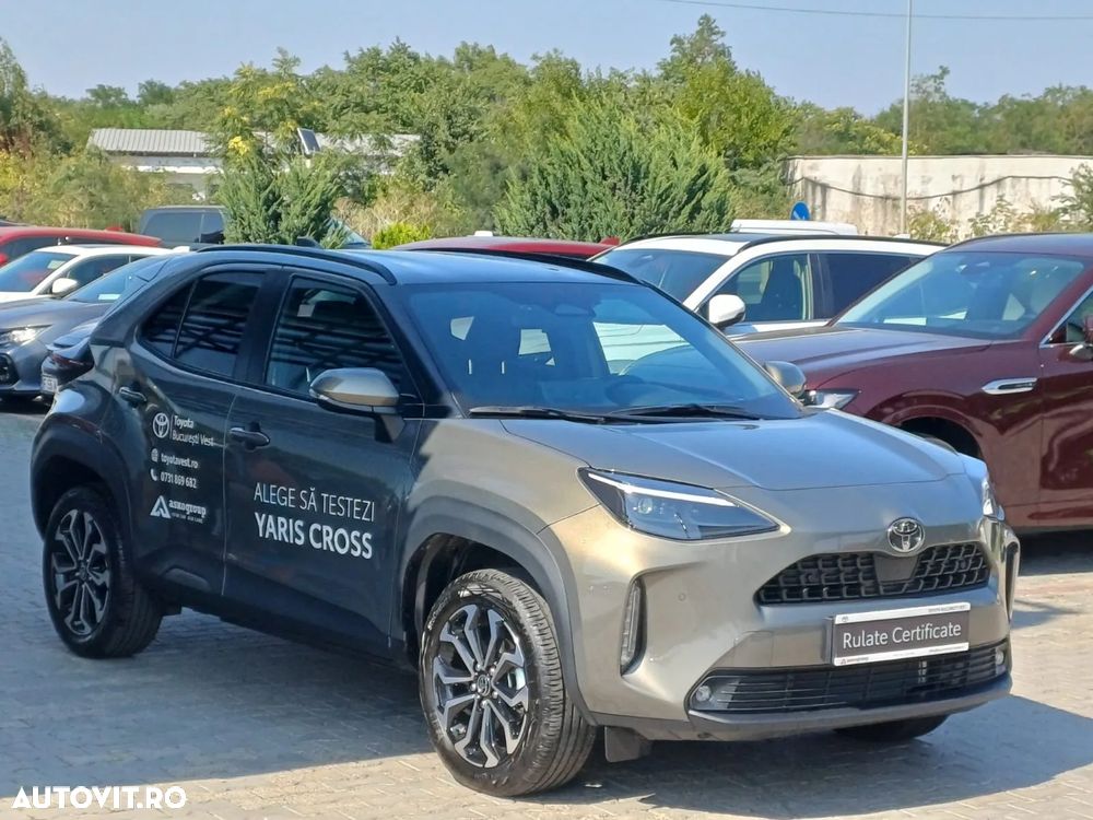 Toyota Yaris Cross 1.5 VVT-i HSD 4x2 Dynamic - 3