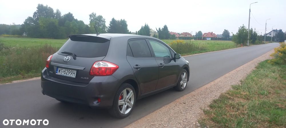 Toyota Auris - 2