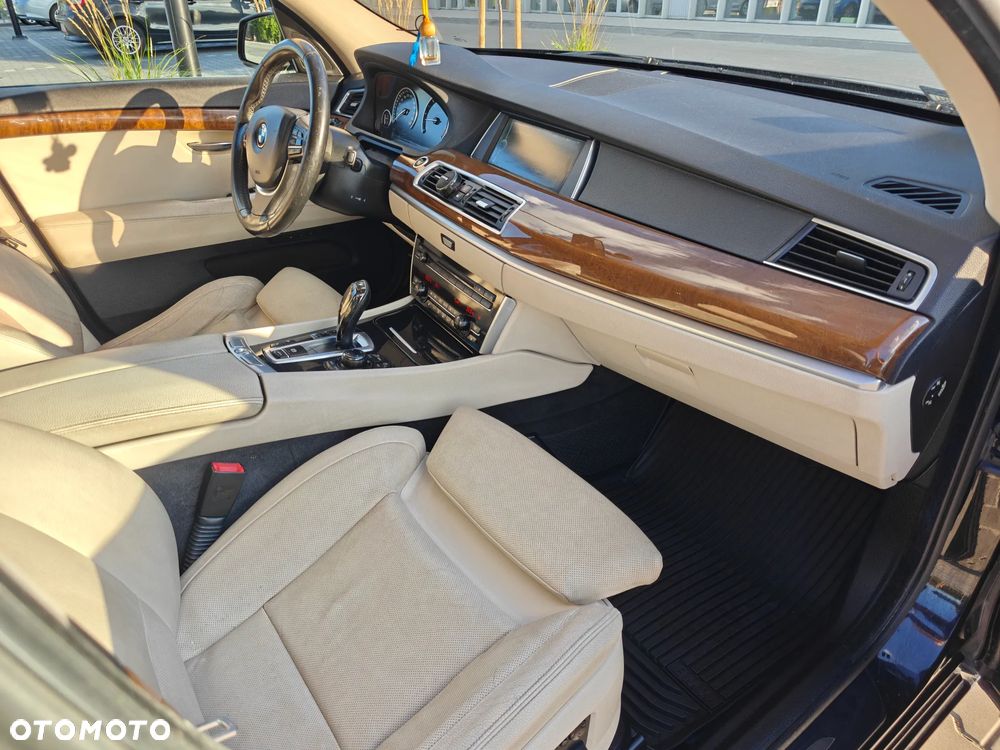 BMW 5GT - 11