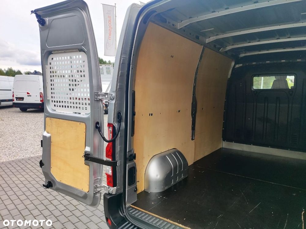 Nissan NV400 - 27