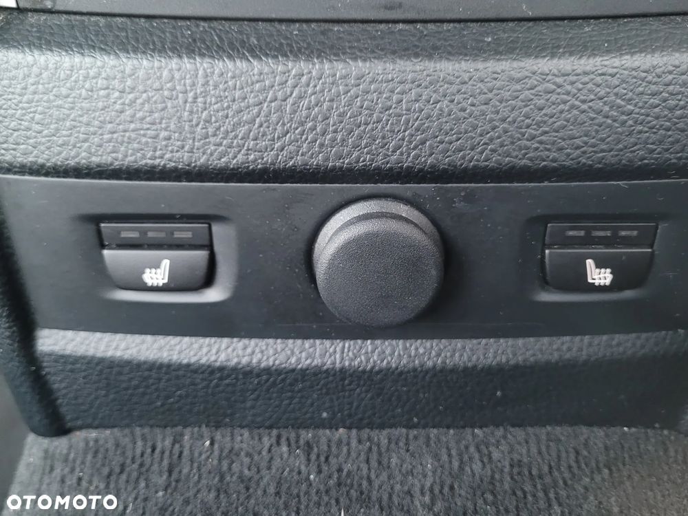 BMW Seria 3 340i xDrive M Sport Shadow - 34