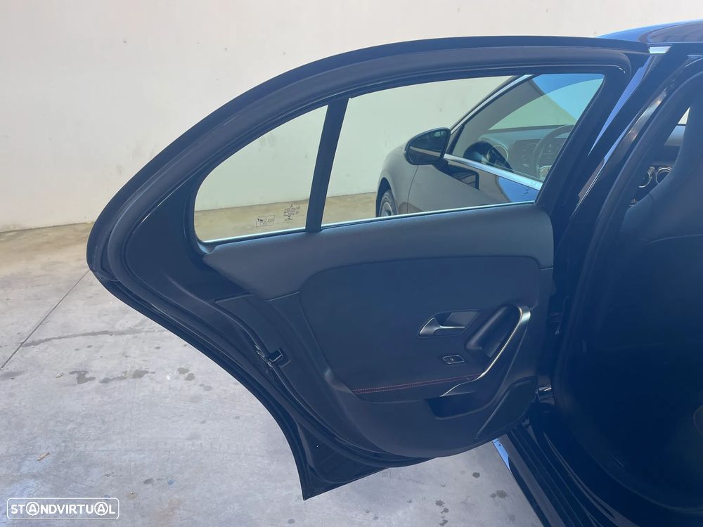 Mercedes-Benz A 250 e 8G-DCT AMG Line - 16