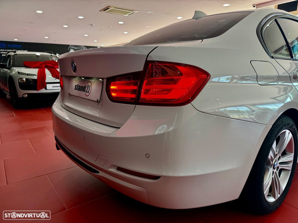 BMW 320 d Sport Line - 8