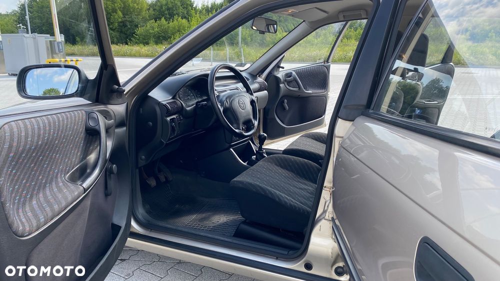 Opel Astra 1.4 GL - 18