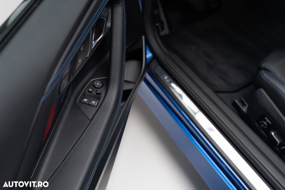 BMW M2 M240i xDrive - 13