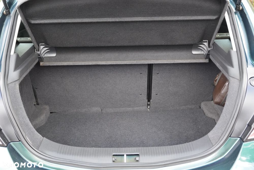 Opel Astra 1.6 Sport - 22