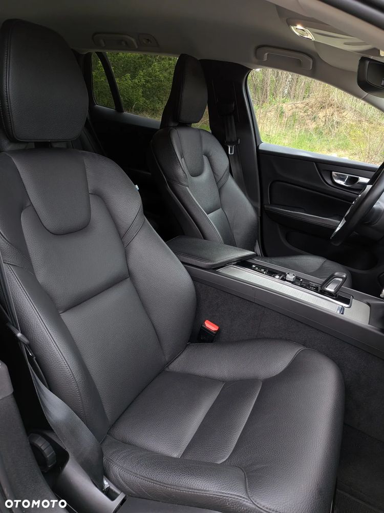 Volvo V60 Cross Country - 21