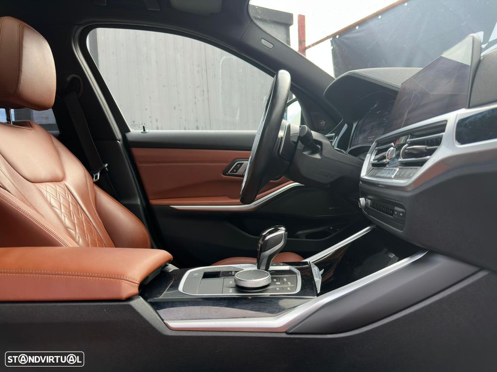 BMW 330 e Aut. Luxury Line - 43
