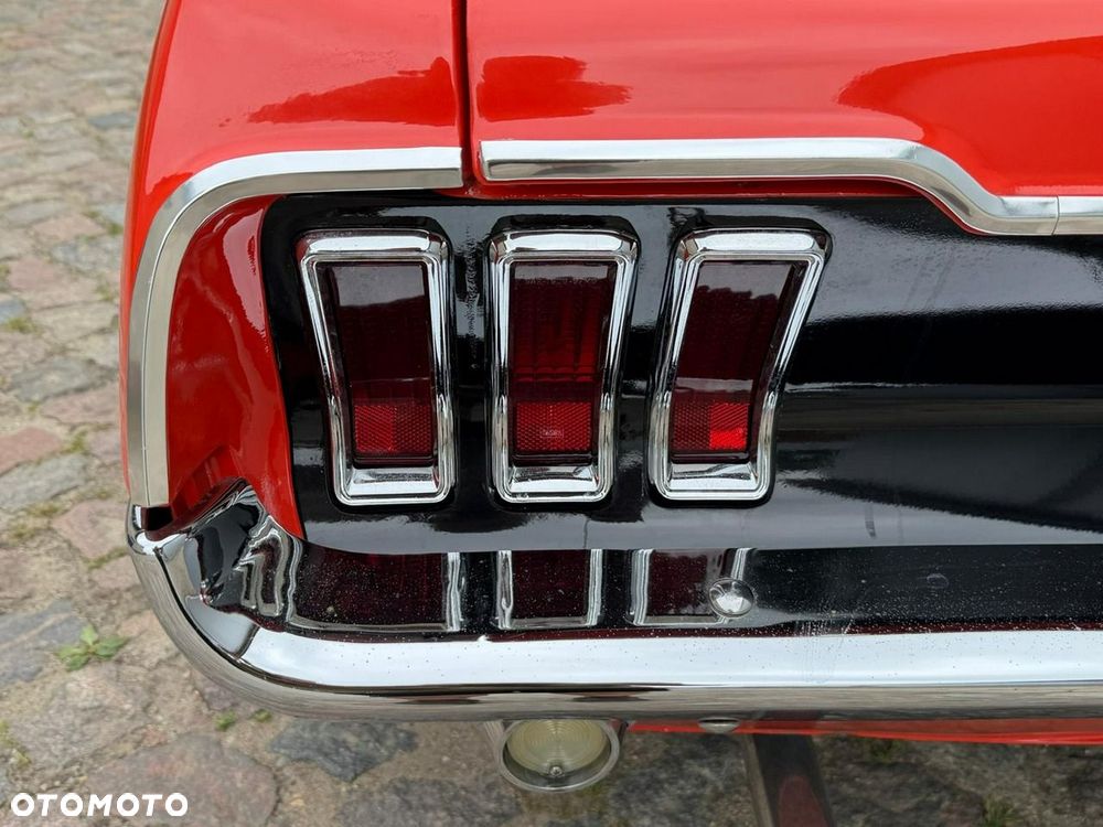 Ford Mustang - 11