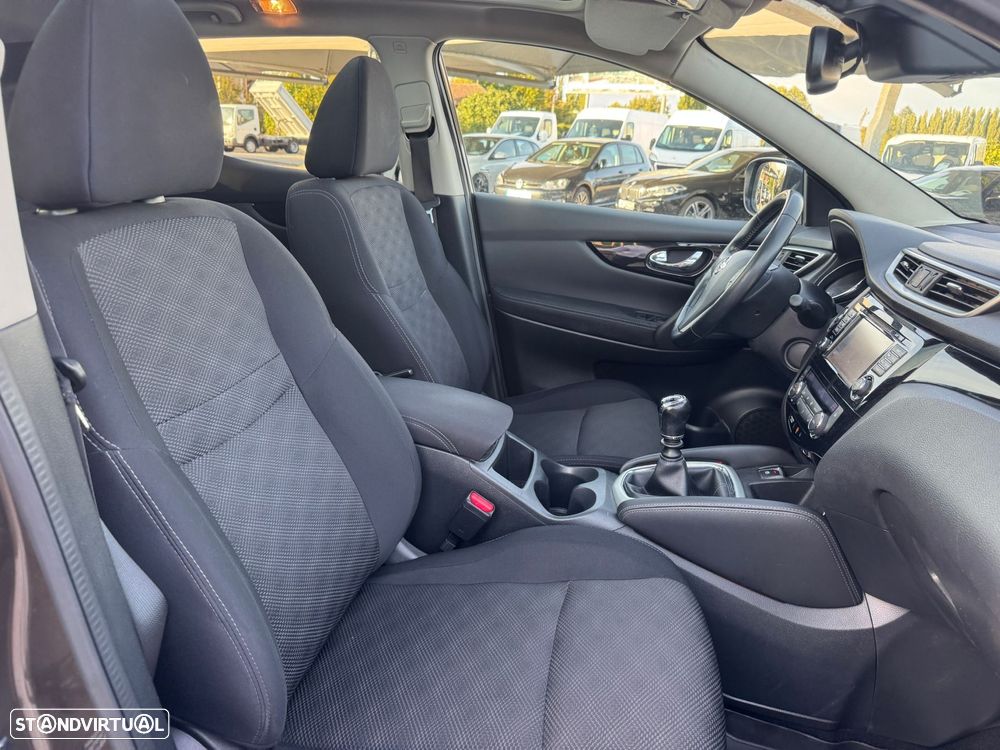 Nissan Qashqai 1.5 dCi N-Connecta 18 - 11