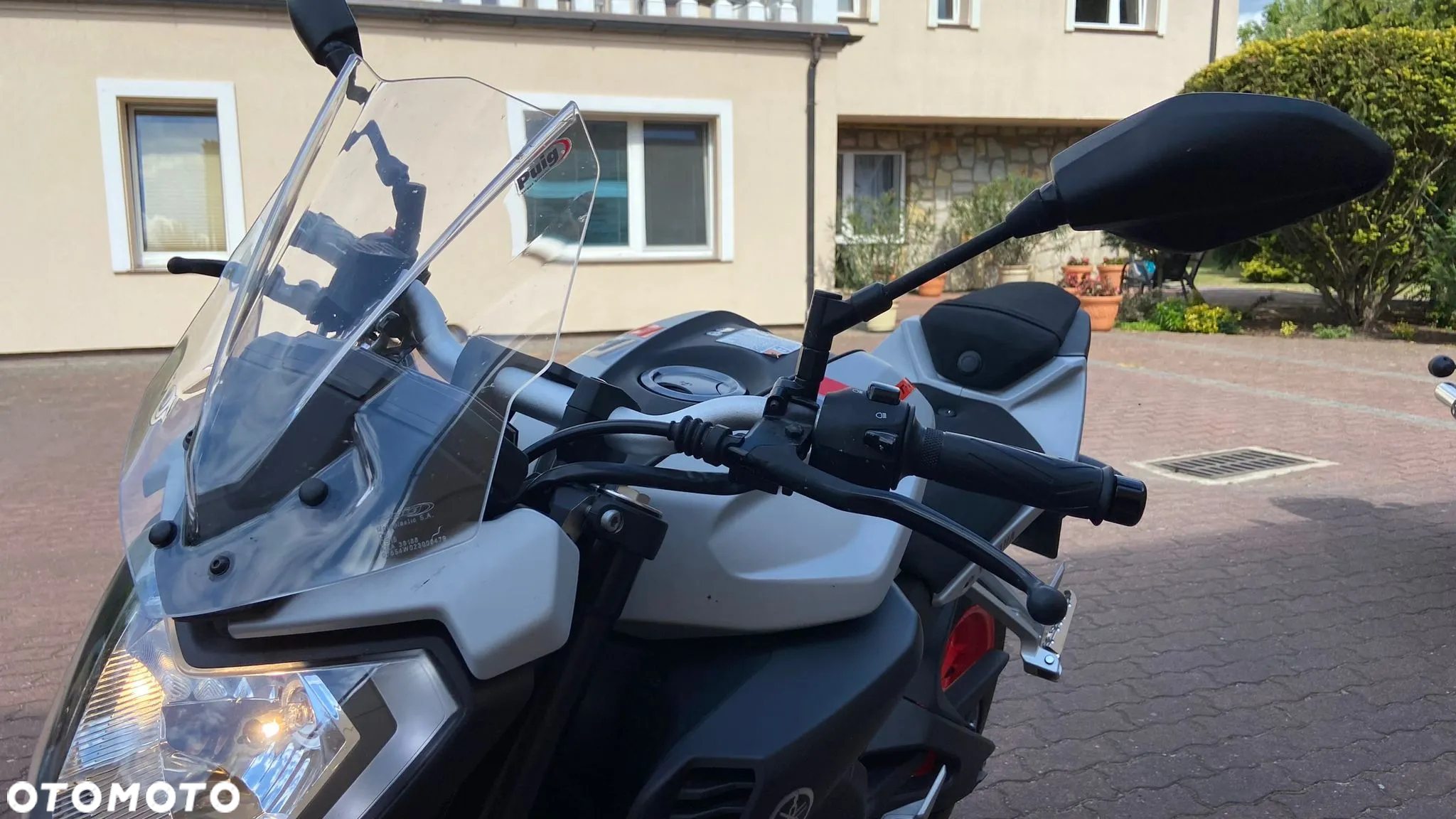 Yamaha MT - 17