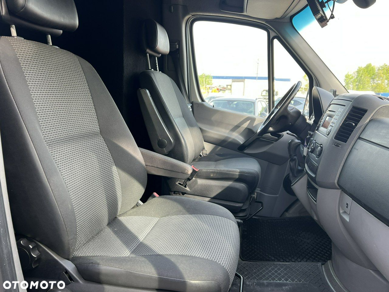 Mercedes-Benz Sprinter - 15