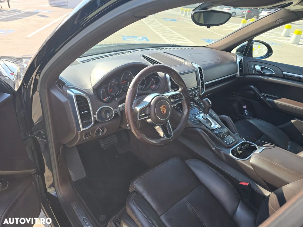 Porsche Cayenne - 11