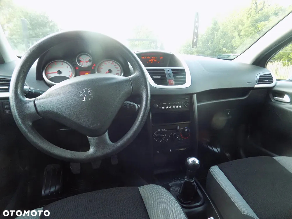 Peugeot 207 1.4 16V Trendy - 23