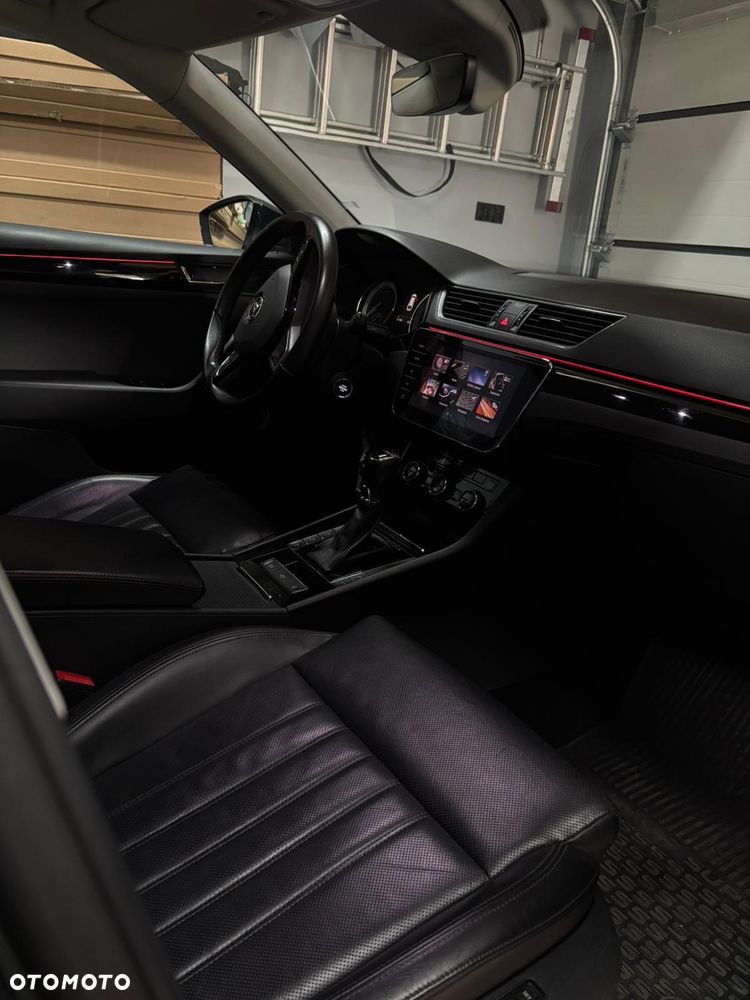 Skoda Superb 2.0 TDI L&K DSG - 10