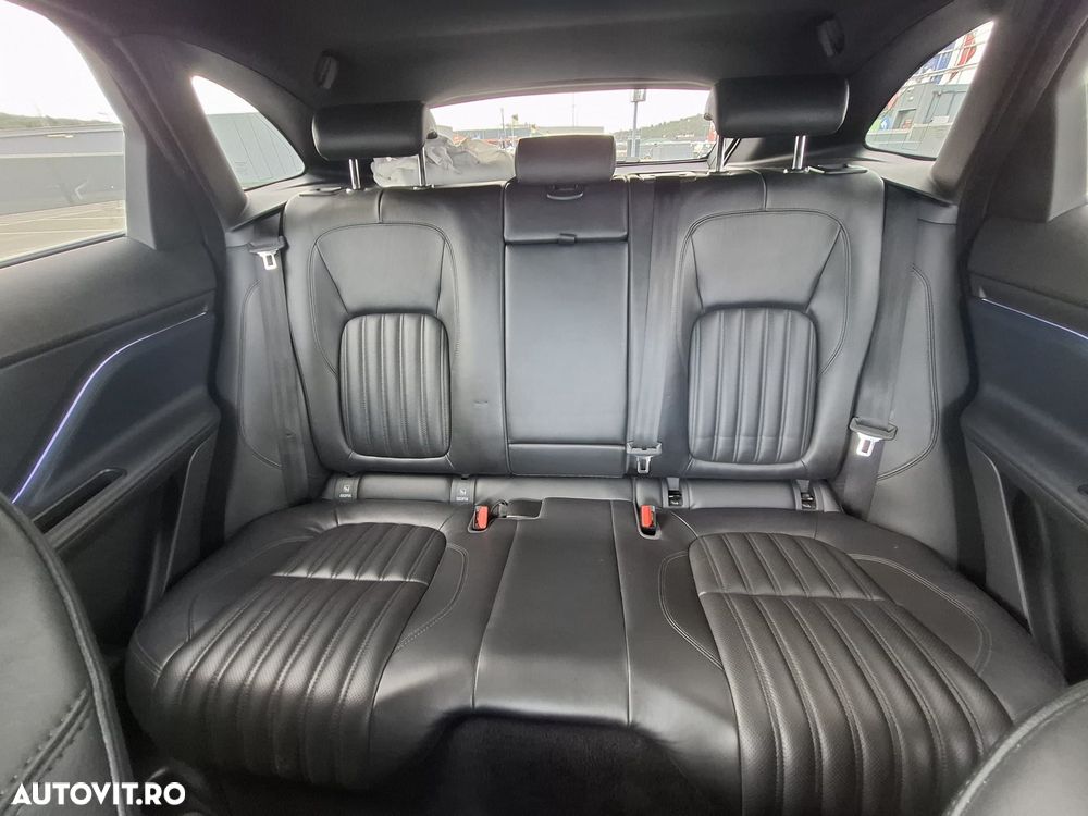 Jaguar F-Pace 20d AWD Portfolio - 20