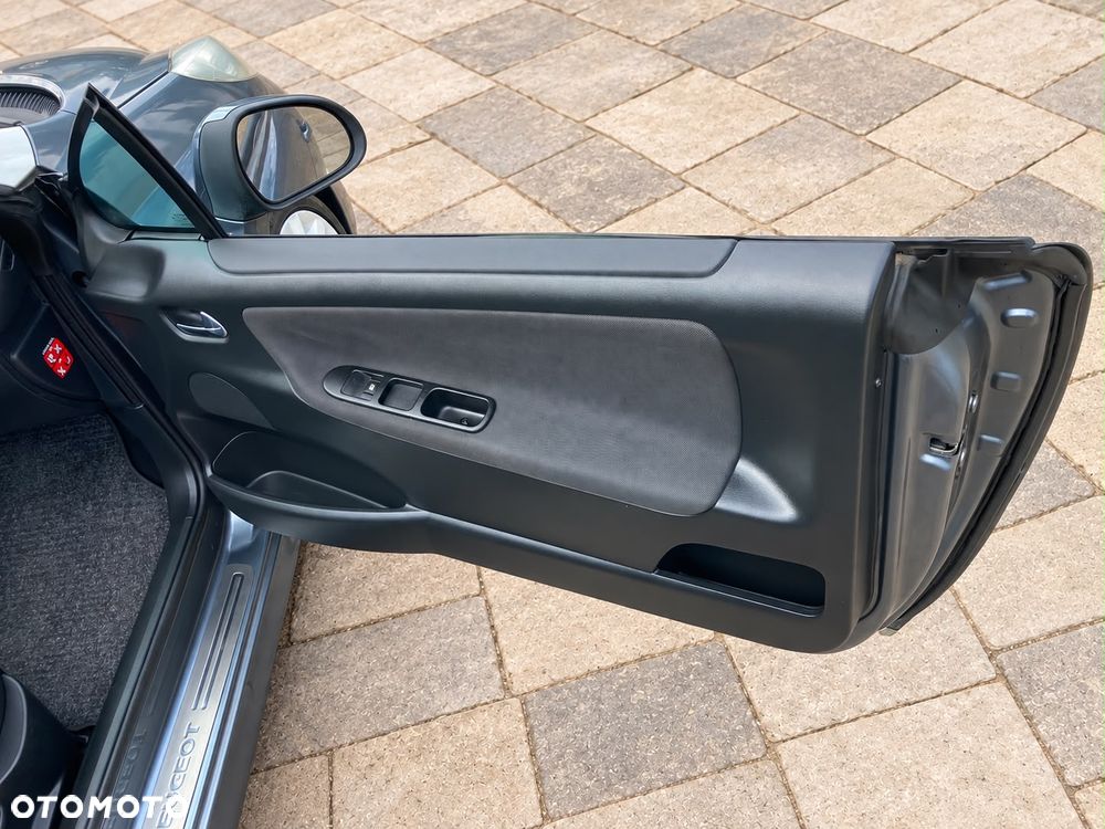 Peugeot 207 CC - 17