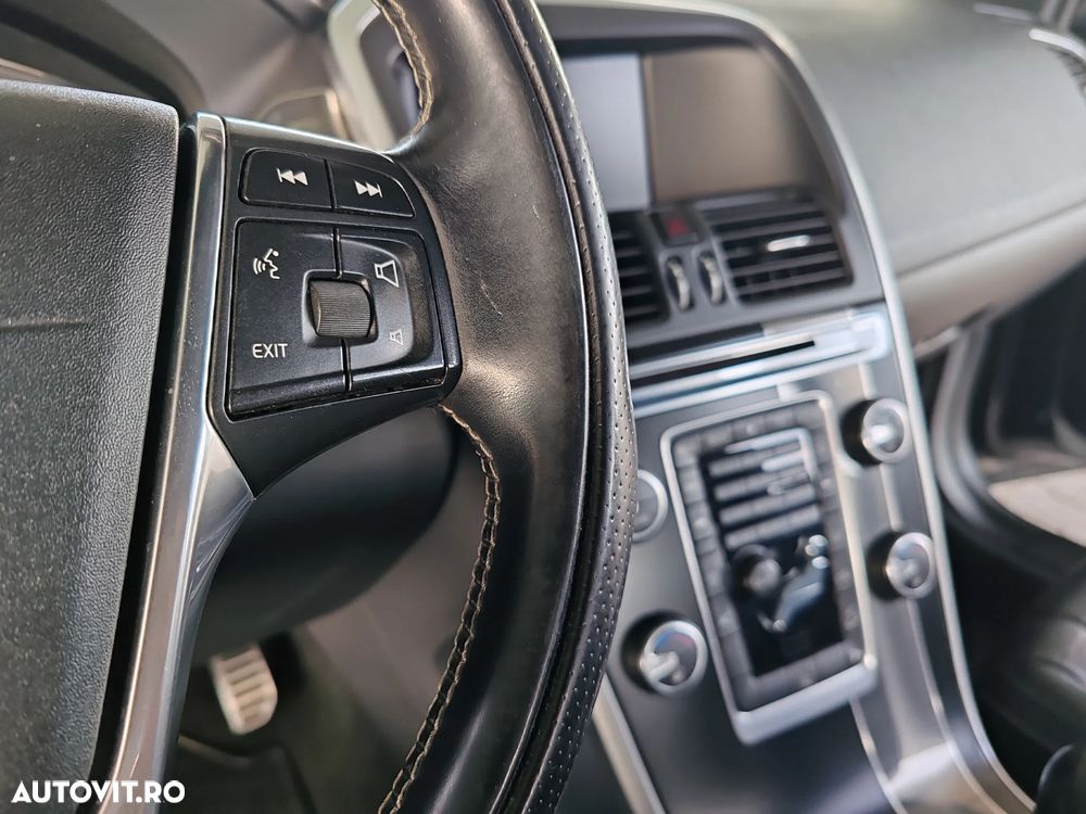 Volvo XC 60 D4AWD Start-Stop R-Design - 11