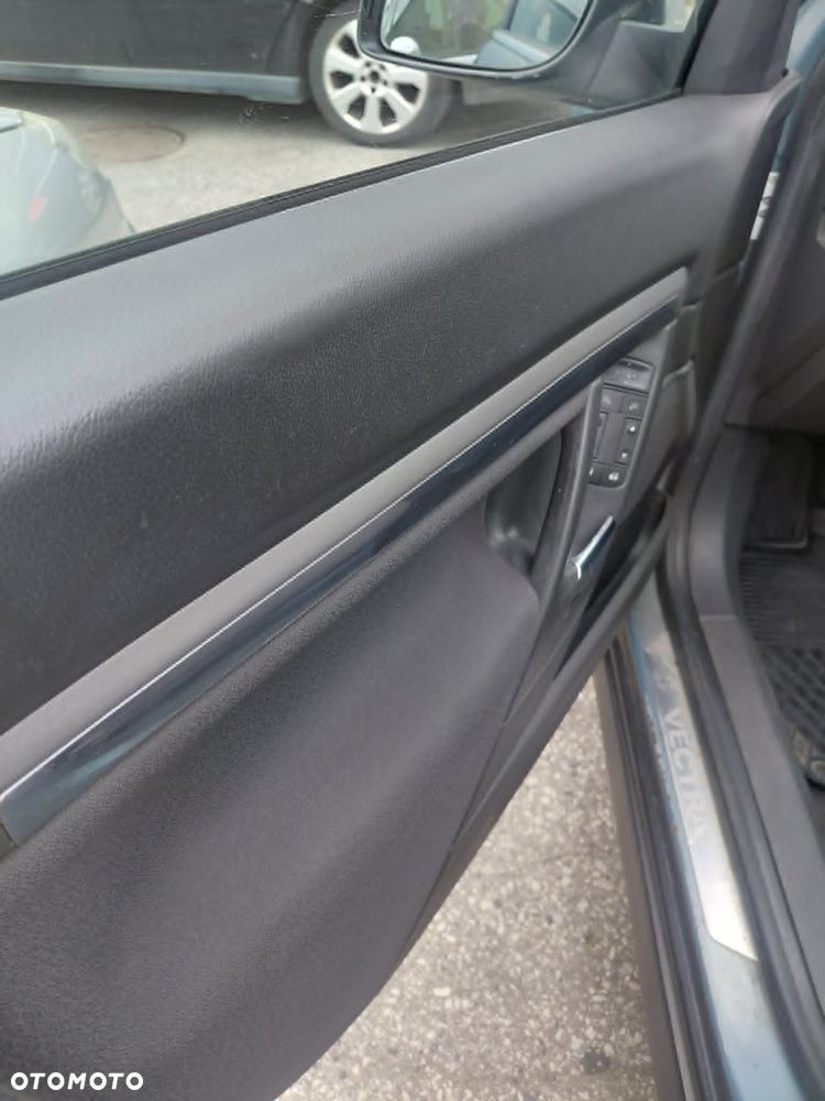 Opel Vectra 1.9 CDTI Essentia - 8