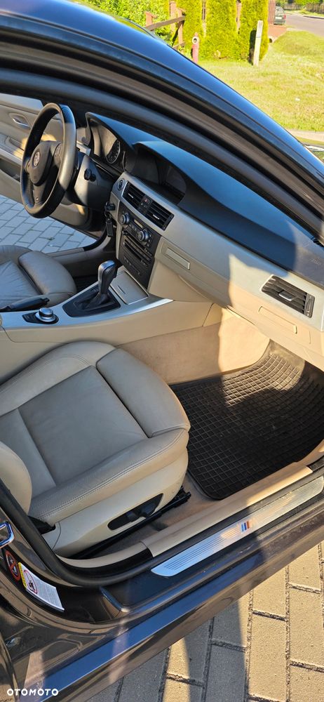BMW Seria 3 330i - 14