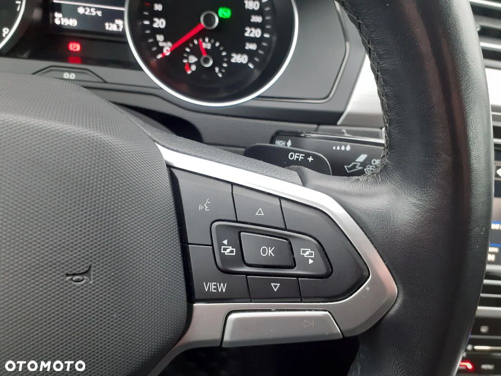 Volkswagen Passat - 13