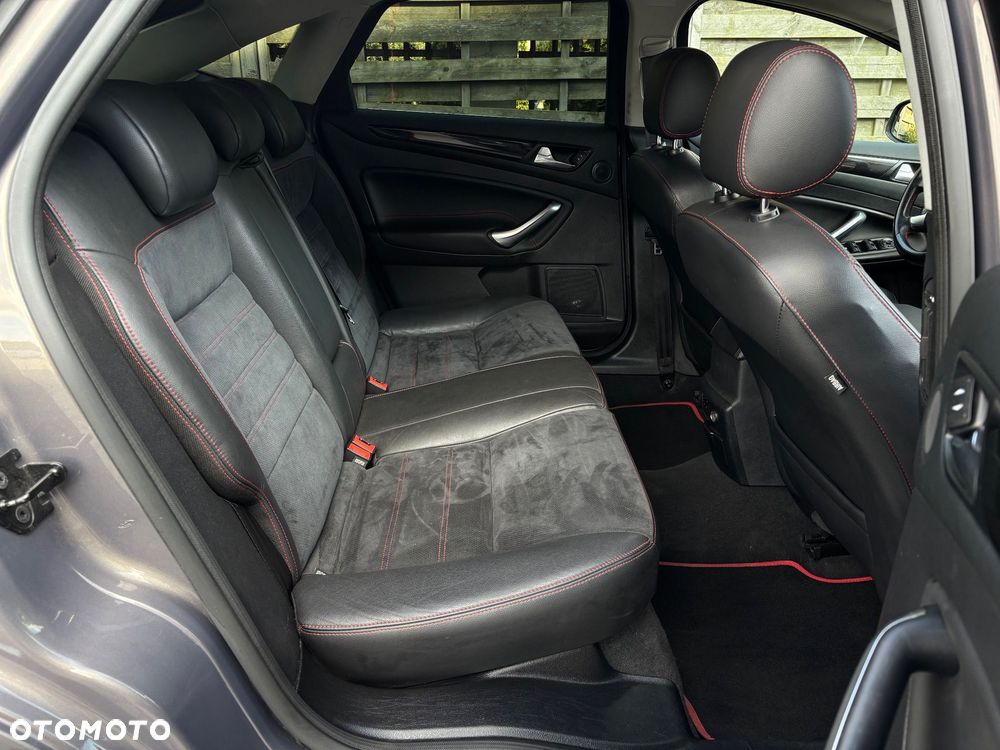 Ford Mondeo 2.0 EcoBoost Titanium S - 32