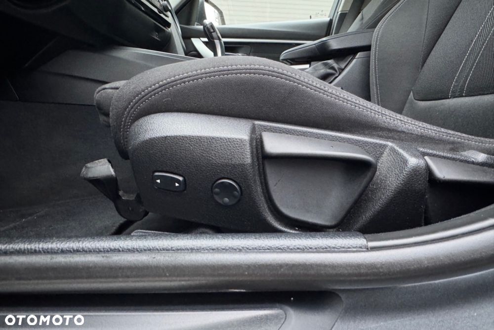 BMW Seria 3 - 35
