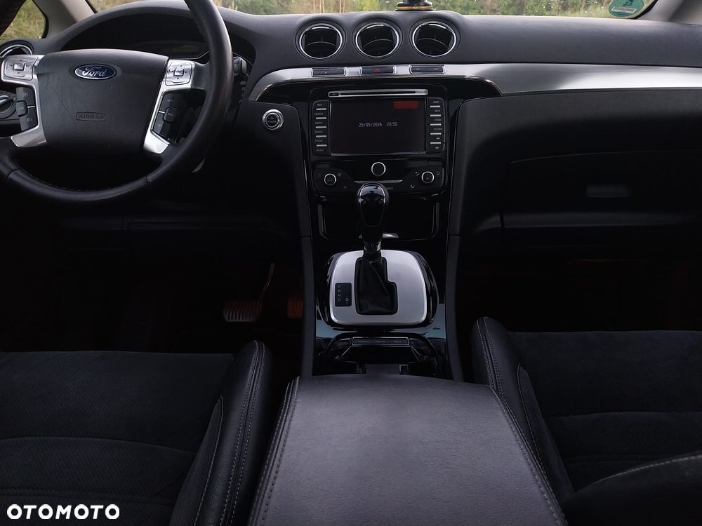 Ford Galaxy - 12