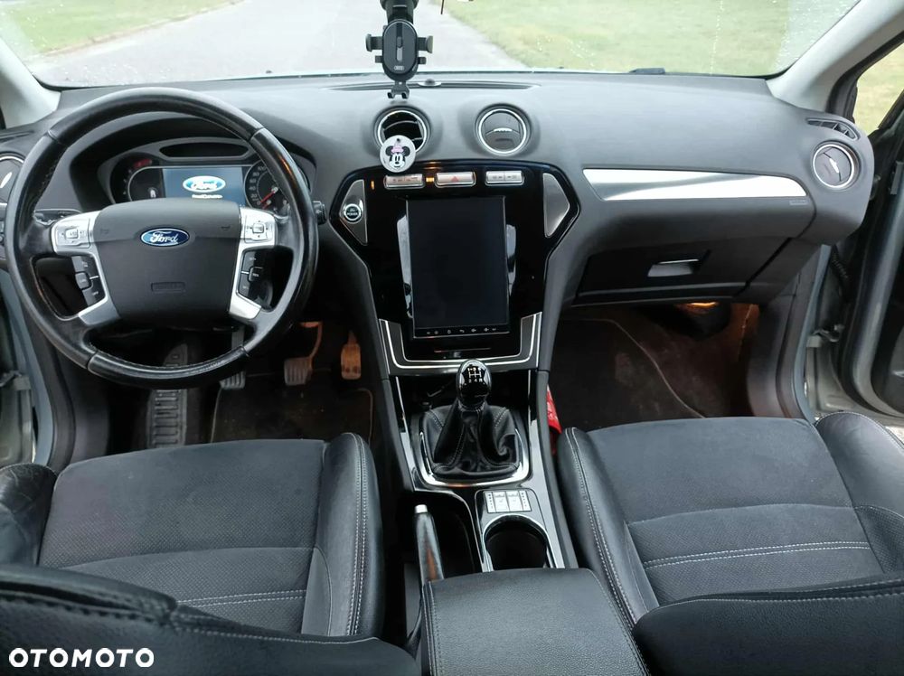 Ford Mondeo - 23