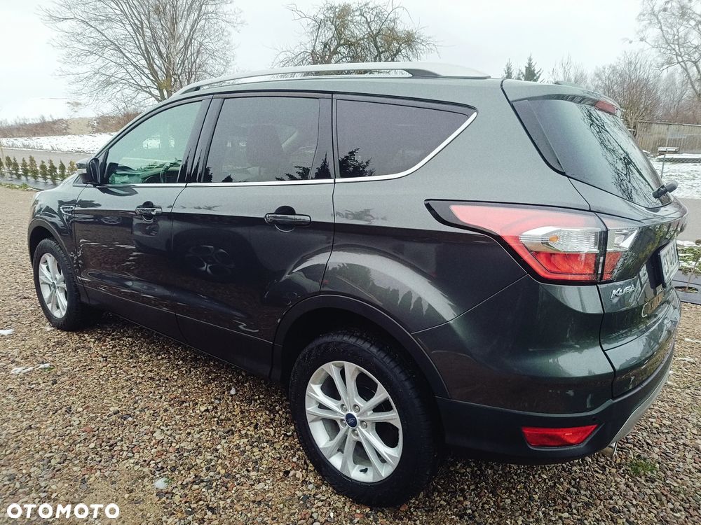 Ford Kuga 1.5 TDCi 2x4 Titanium - 4