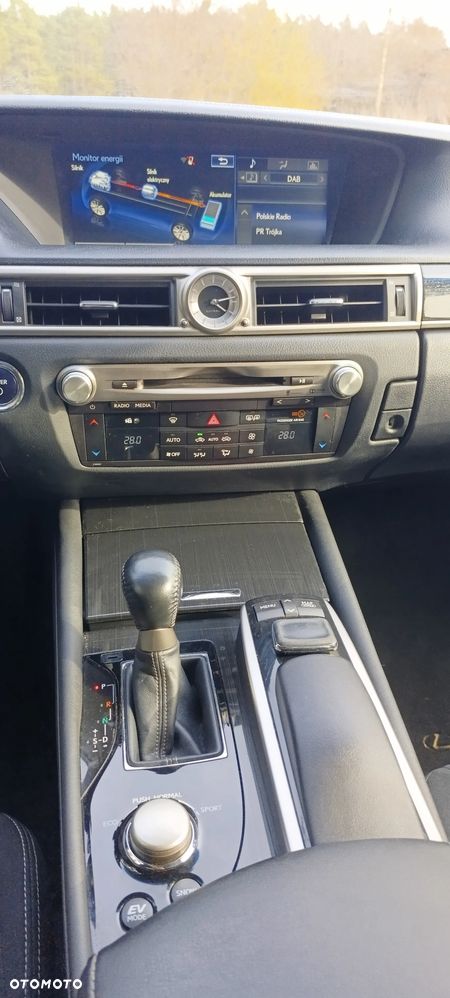 Lexus GS 300h - 15