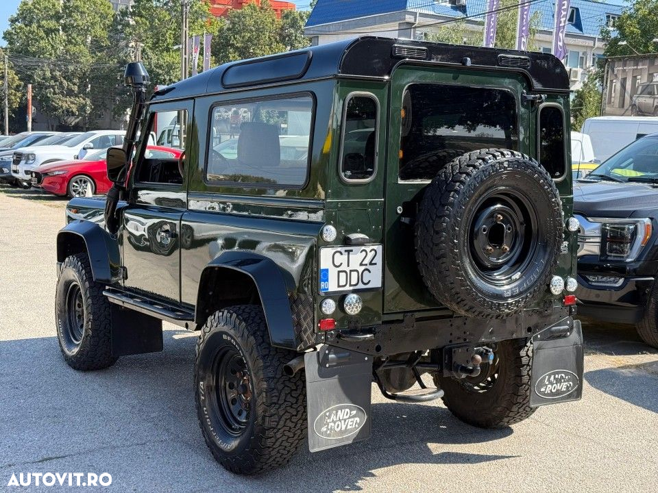 Land Rover Defender - 10