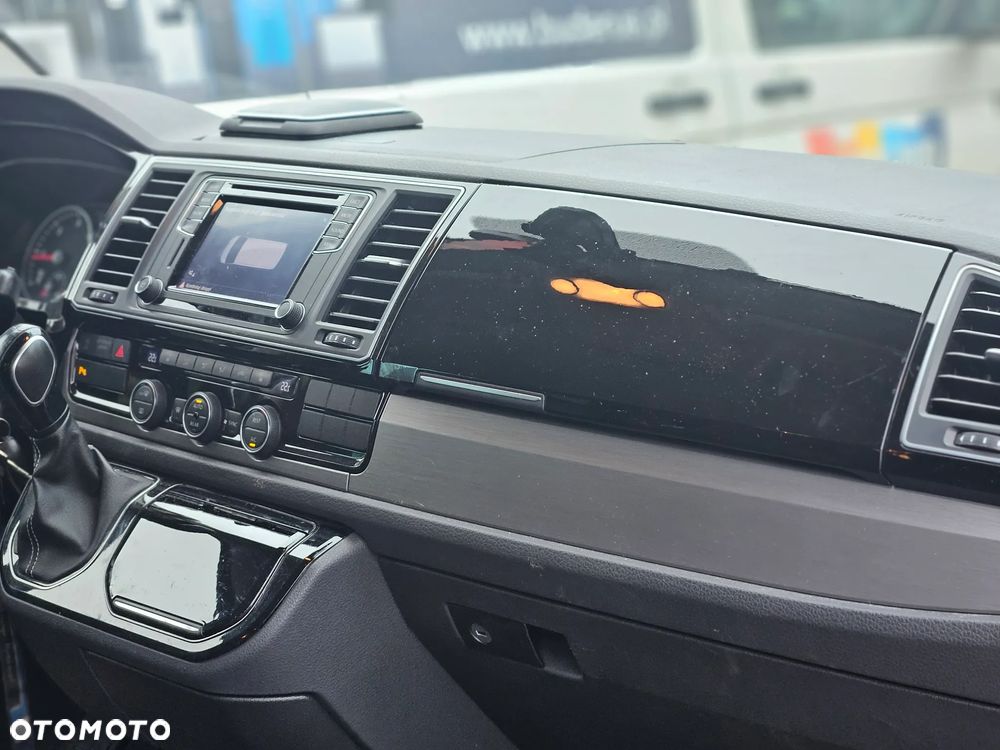 Volkswagen Multivan - 11