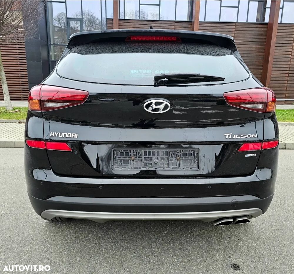 Hyundai Tucson 2.0 CRDI 4WD Automatik Premium - 23