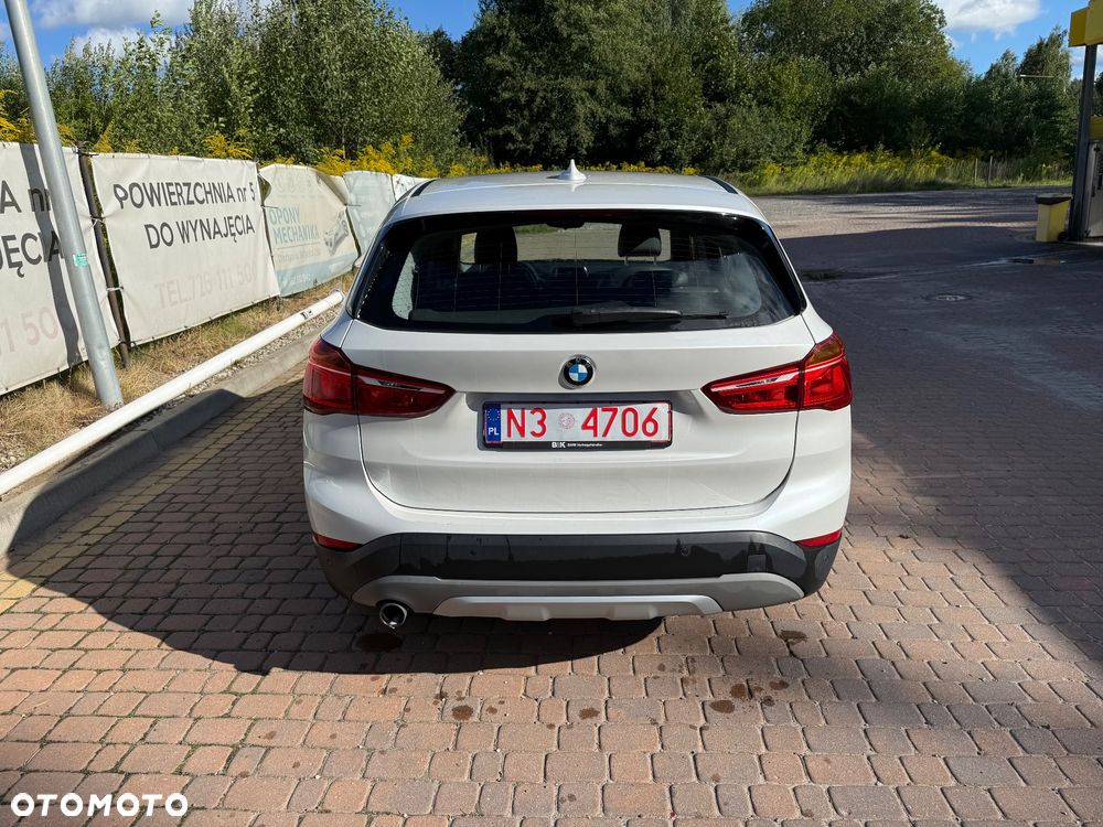 BMW X1 xDrive18d Sport Line - 4