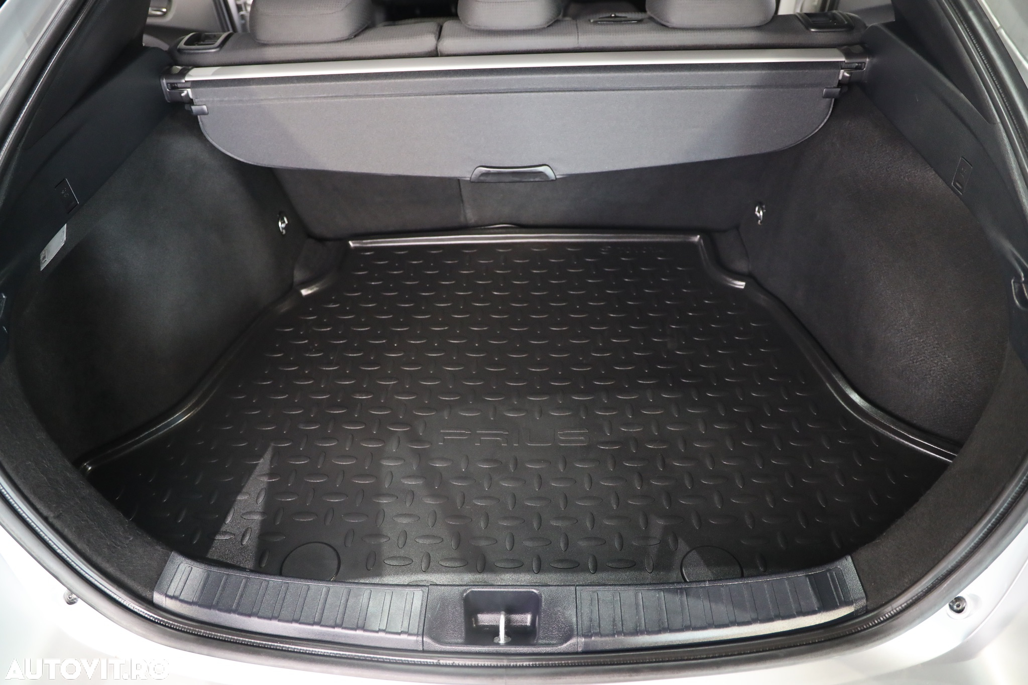 Toyota Prius 1.8 Dual VVT-i Sol - 33