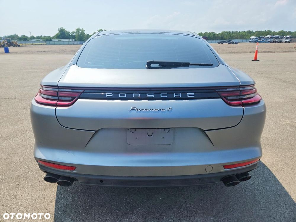Porsche Panamera - 6