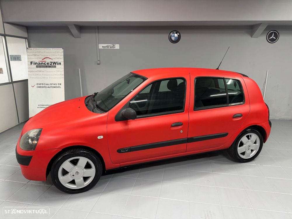 Renault Clio 1.2 16V Confort Dynamique - 2