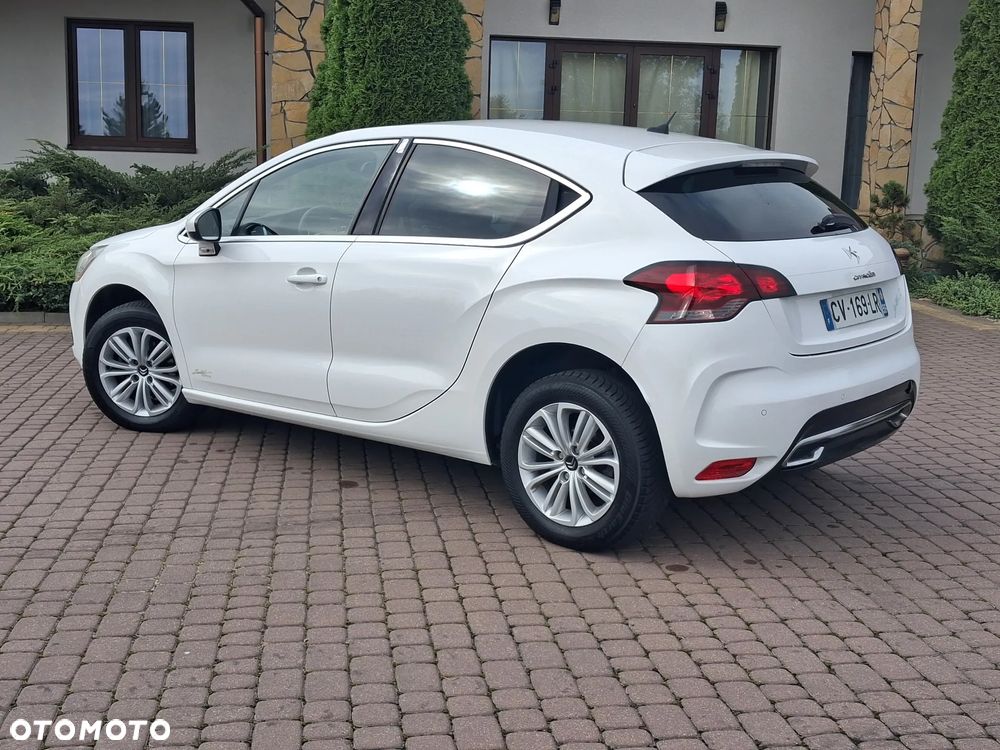 Citroën DS4 BlueHDi 120 S&S SoChic - 16