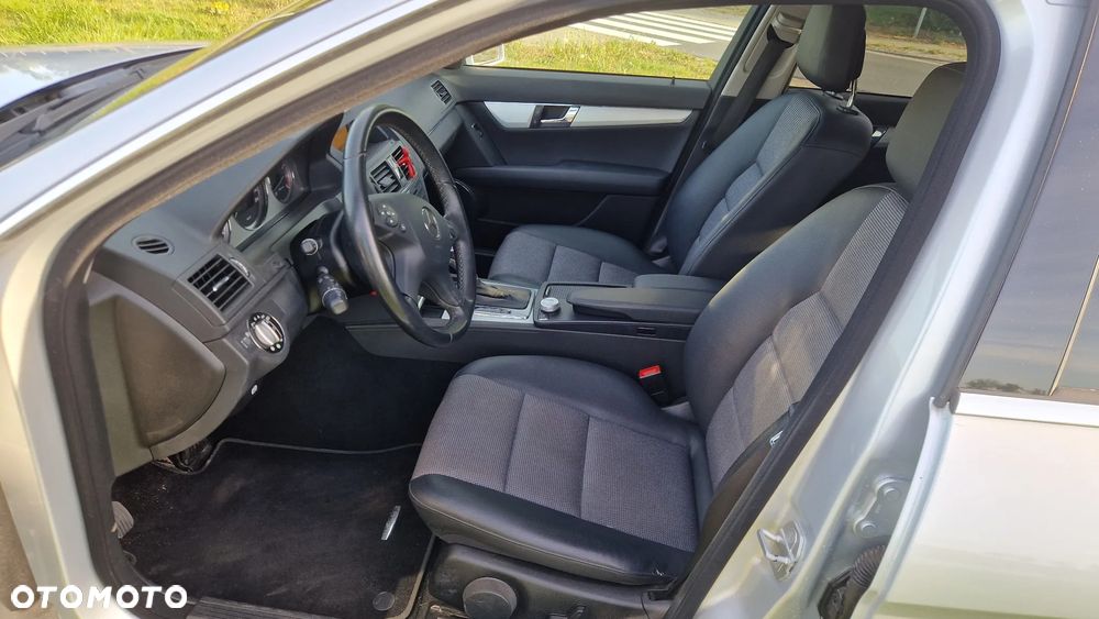 Mercedes-Benz Klasa C 200 (BlueEFFICIENCY) 7G-TRONIC Avantgarde - 23